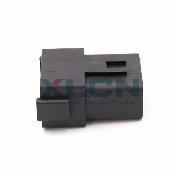 DT04-12PA-E004