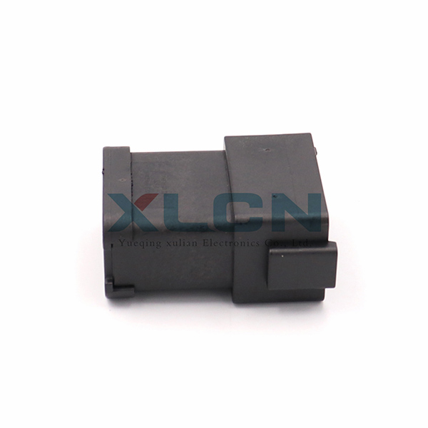  DT04-12P-E005