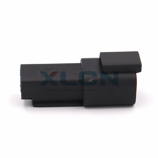 DT04-2P-E004