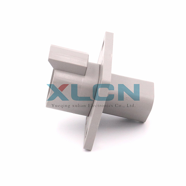  DT04-3P-L012