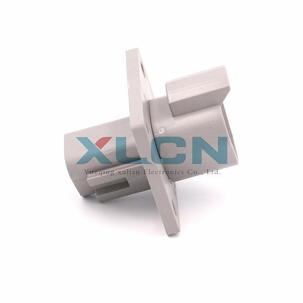  DT04-3P-L012