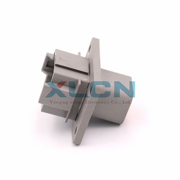 DT04-8P-L012
