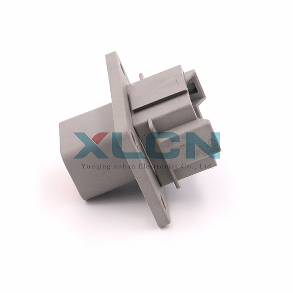 DT04-8P-L012