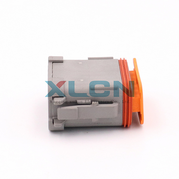 DT06-12S-E003