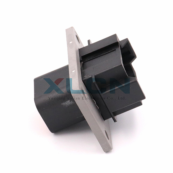 DT04-8PB-L012